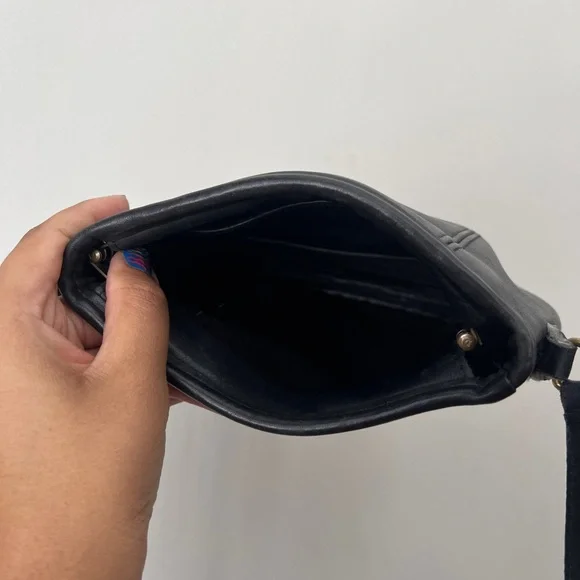 Coach Leather Crossbody Bag - L6D 9990 - Black Leather Vintage Purse - Picture 8 of 8